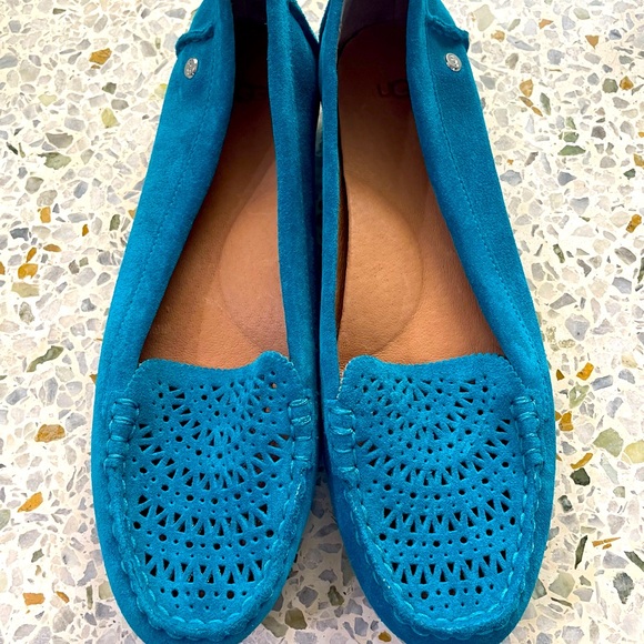 Like new Ugg suede loafers - Picture 2 of 4